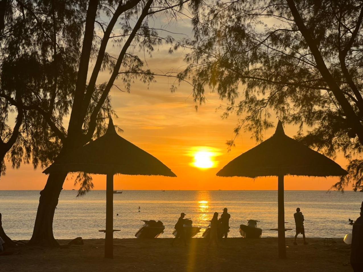 Tropical Bay Grand World Phu Quoc Hotell Exteriör bild