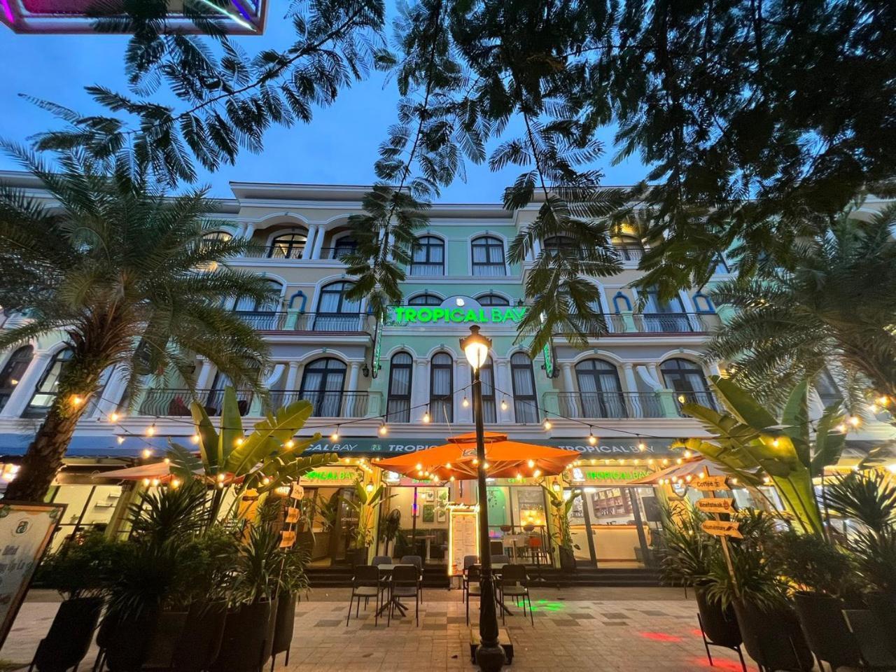 Tropical Bay Grand World Phu Quoc Hotell Exteriör bild